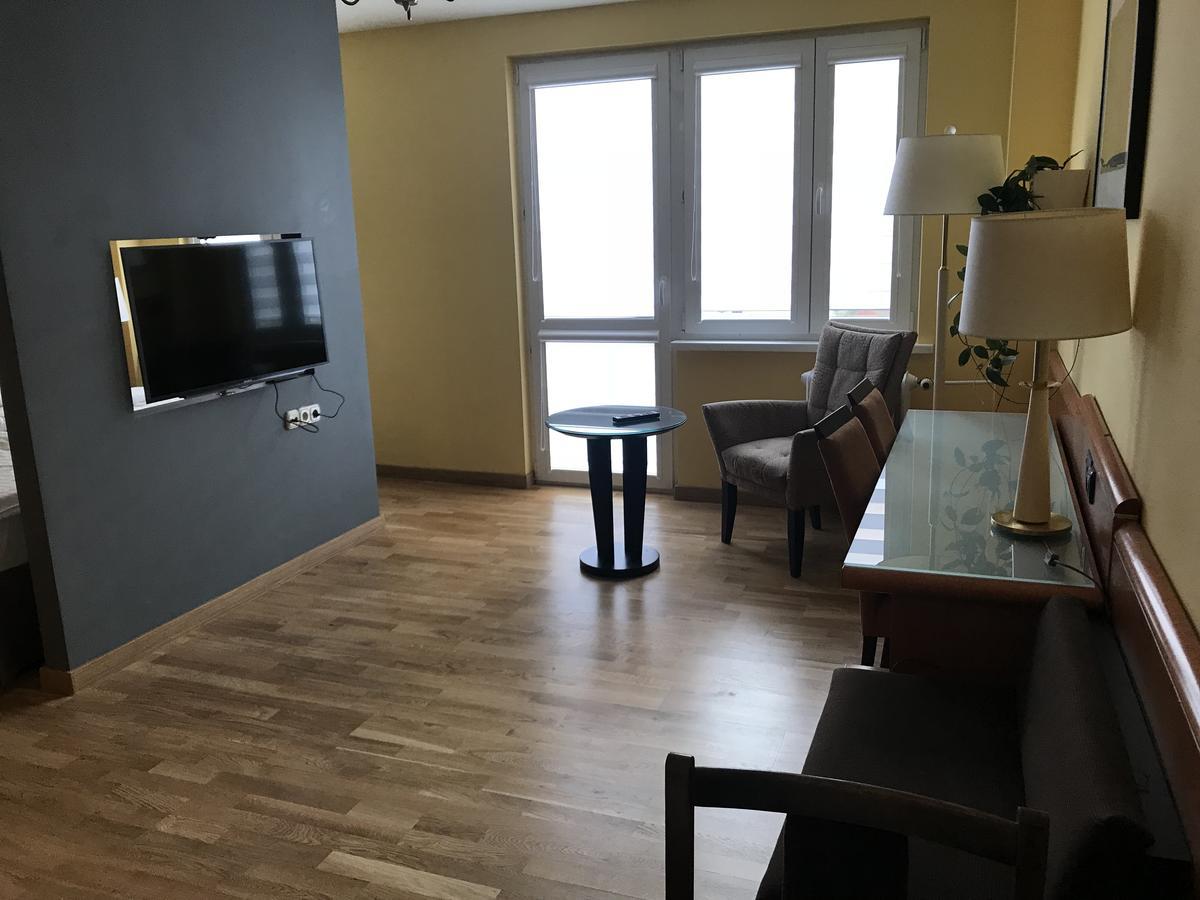 Apartament Ewa Тарнов Екстериор снимка
