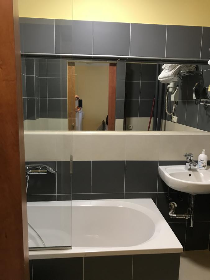 Apartament Ewa Тарнов Екстериор снимка